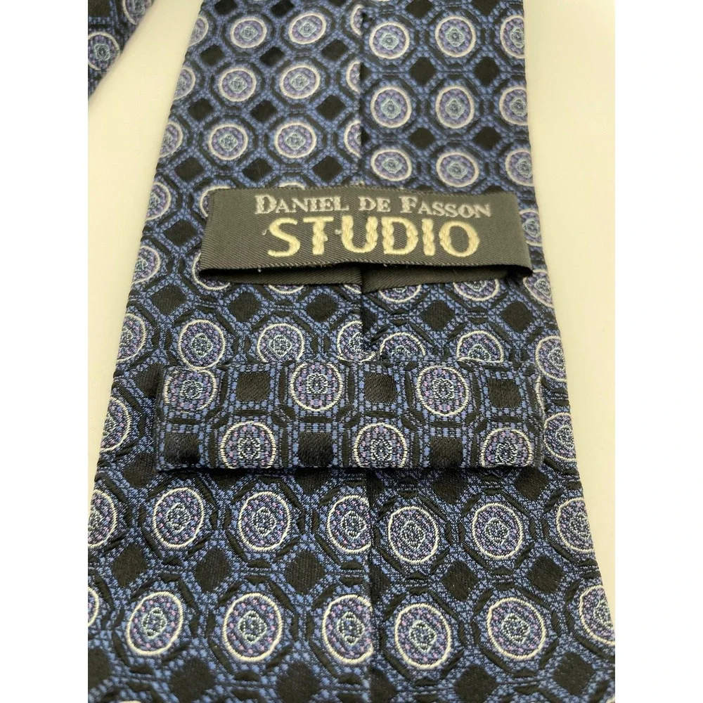 Daniel De Fasson Studio Mens Silk Tie Navy Blue Lavender Geometric Medallion